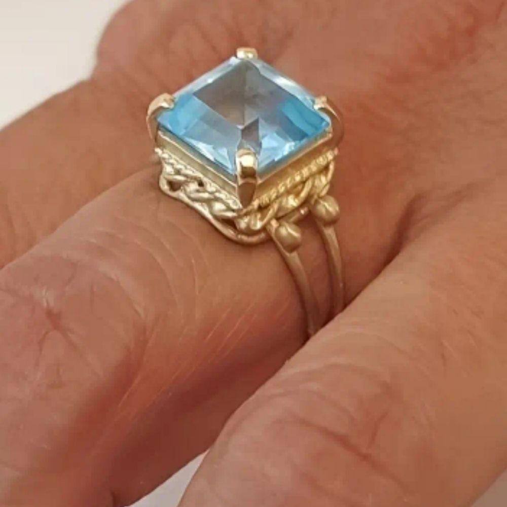 Unisex engagement ring sz 8
